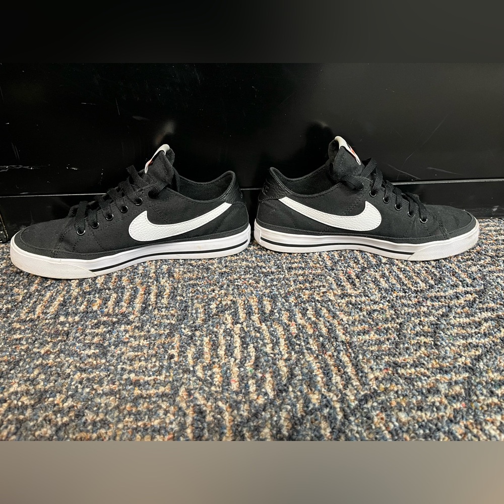 Nike COURT LEGACY | canvas, low top sneaker, womens size 7 - Picture 2 of 8